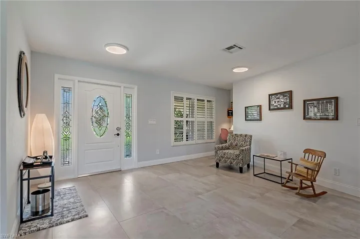 Open entry way