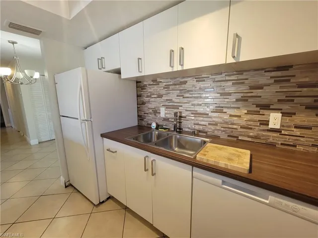 3284 Royal Canadian Trce 4, Fort Myers, Florida 33907