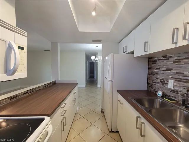 3284 Royal Canadian Trce 4, Fort Myers, Florida 33907