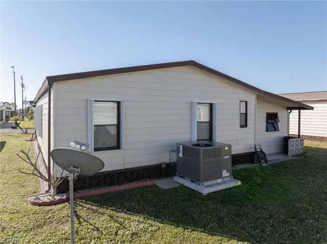 9250  Caloosa  DR, North Fort Myers, FL 33903