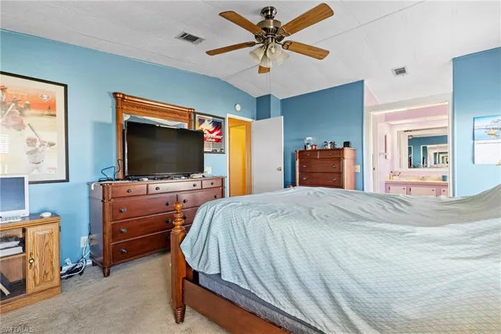 9250  Caloosa  DR, North Fort Myers, FL 33903