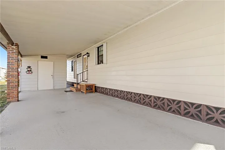 9250  Caloosa  DR, North Fort Myers, FL 33903