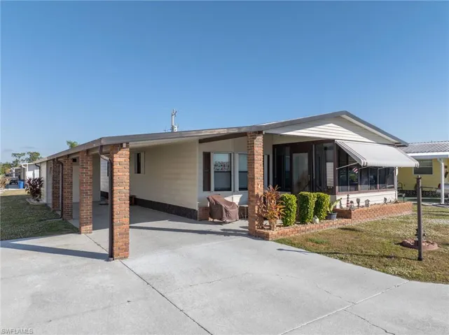 9250  Caloosa  DR, North Fort Myers, FL 33903