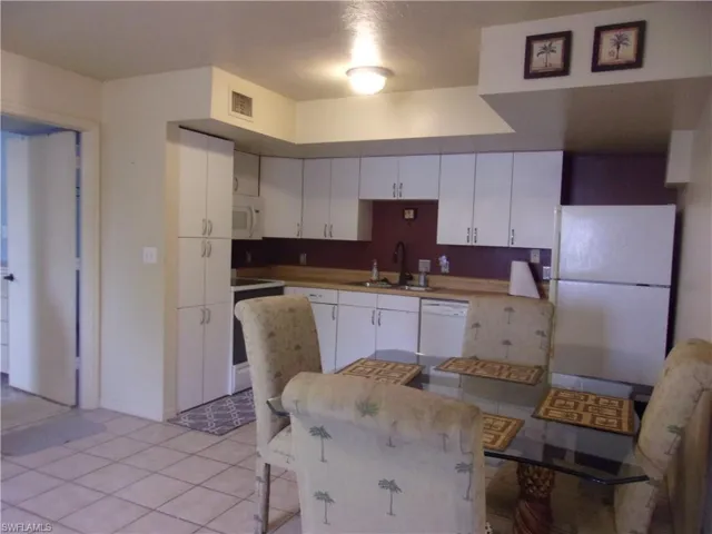 4728 Orange Grove Blvd 14, North Fort Myers, Florida 33903