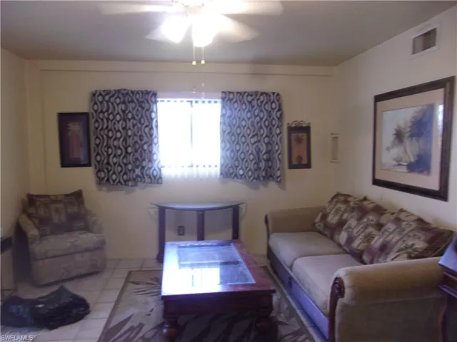 4728 Orange Grove Blvd 14, North Fort Myers, Florida 33903