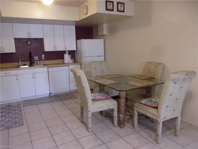 4728 Orange Grove Blvd 14, North Fort Myers, Florida 33903