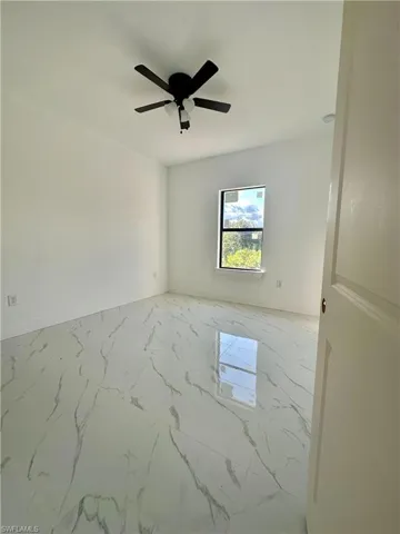 Empty room with ceiling fan