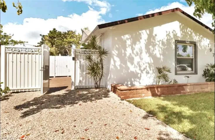 View of home's exterior