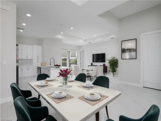 Dining room - image virtually staged