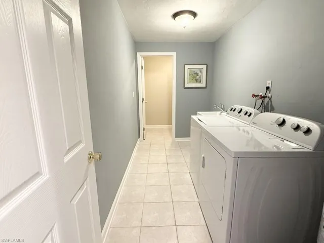 656 Dorando Ct, Marco Island, Florida 34145