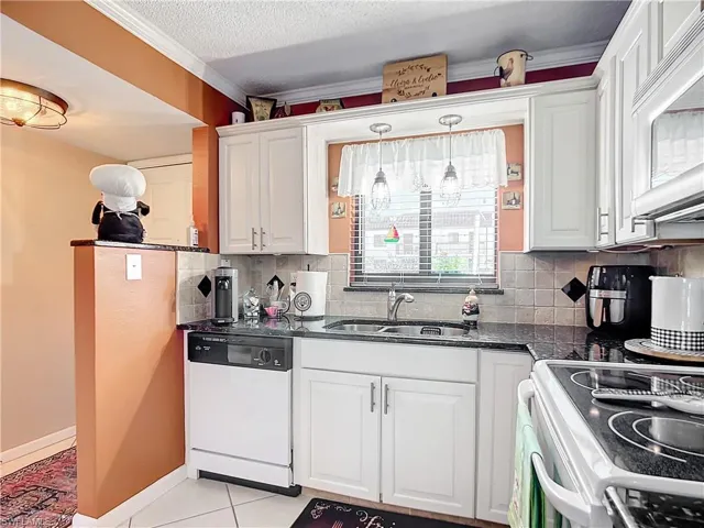 4245  27th SW CT, Naples, FL 34116