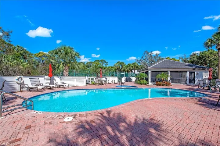 Oakwood community pool, spa and clubhouse.