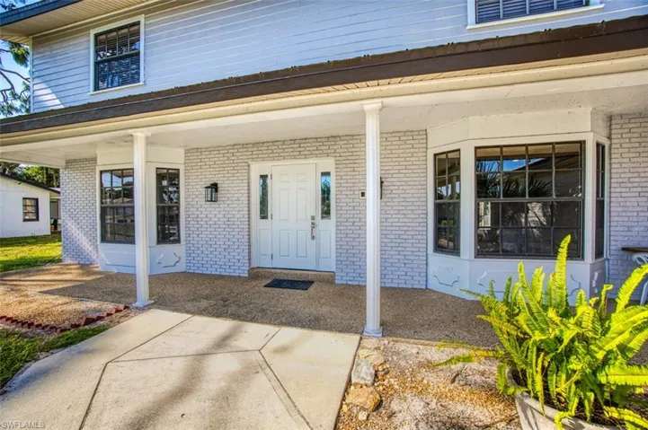 1842  Seafan  CIR, North Fort Myers, FL 33903