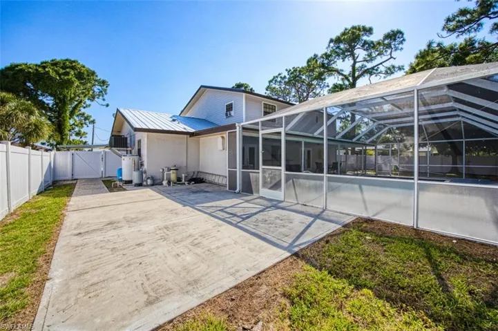 1842  Seafan  CIR, North Fort Myers, FL 33903