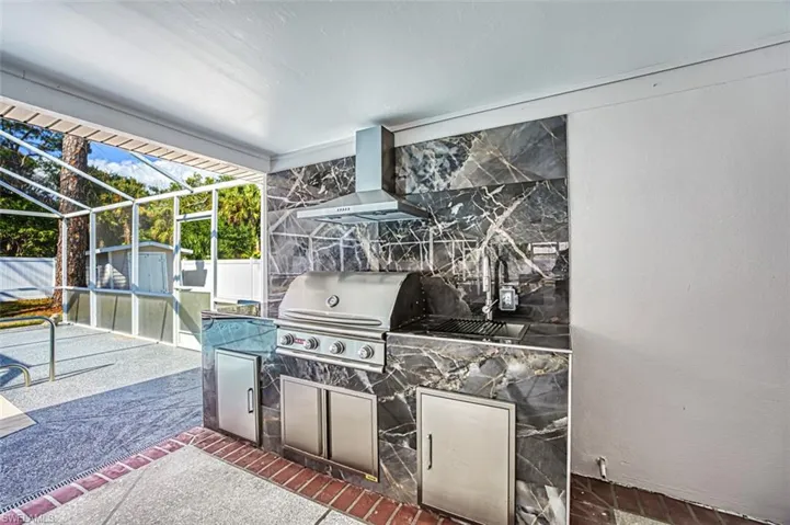 Outdoor Kitchen