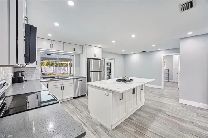 1842  Seafan  CIR, North Fort Myers, FL 33903