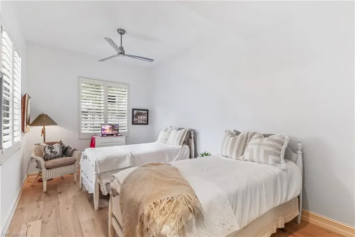 Spacious 2nd guest bedroom