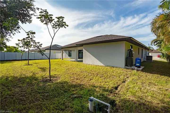 2513 Nw 24th Ter, Cape Coral, Florida 33993
