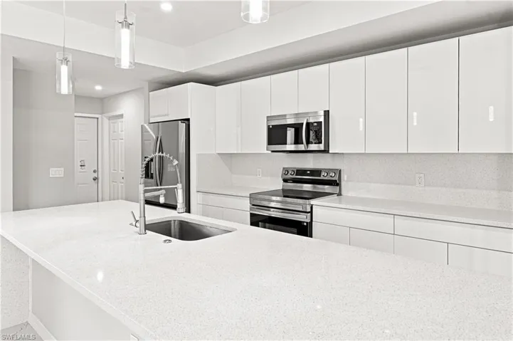 2513 Nw 24th Ter, Cape Coral, Florida 33993