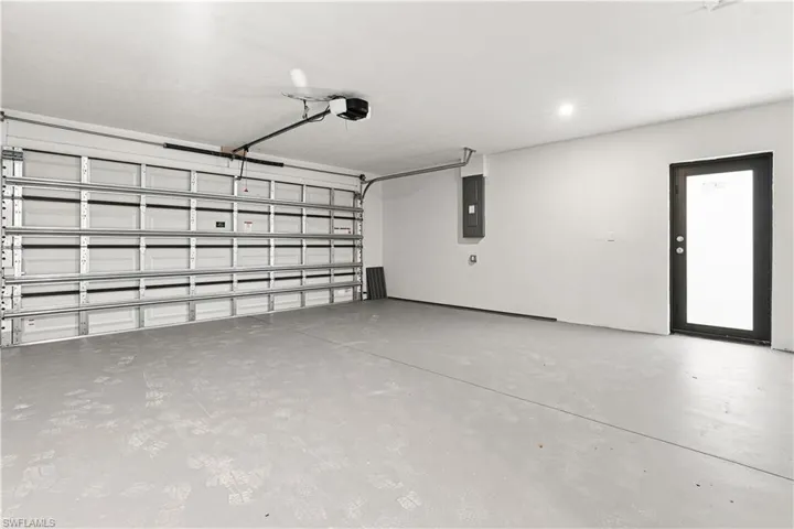 2513 Nw 24th Ter, Cape Coral, Florida 33993