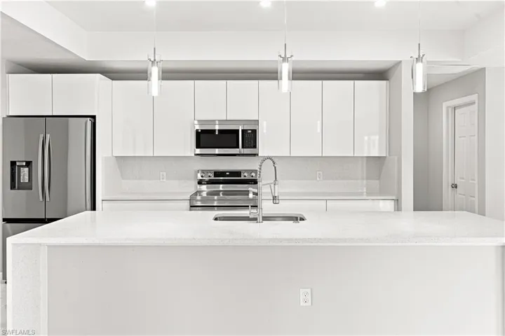 2513 Nw 24th Ter, Cape Coral, Florida 33993