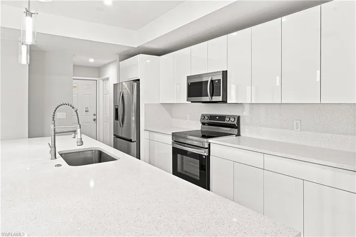 2513 Nw 24th Ter, Cape Coral, Florida 33993