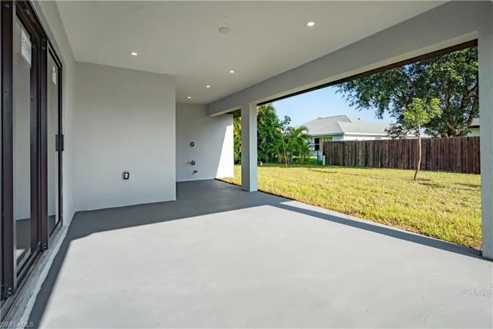 2513 Nw 24th Ter, Cape Coral, Florida 33993