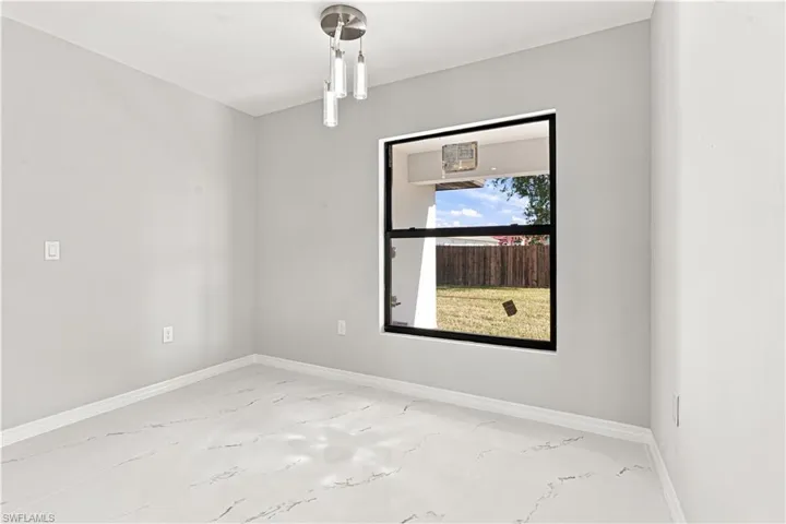 2513 Nw 24th Ter, Cape Coral, Florida 33993