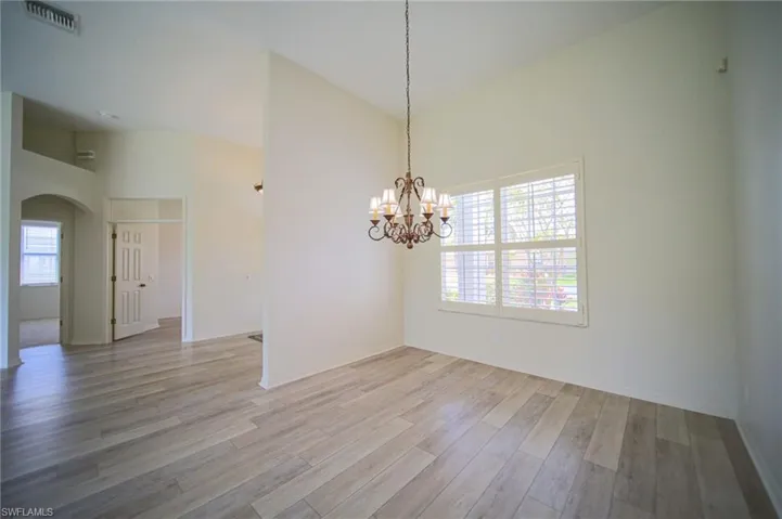 The Formal Dining Area Can Seat Of Lot Of Guests!