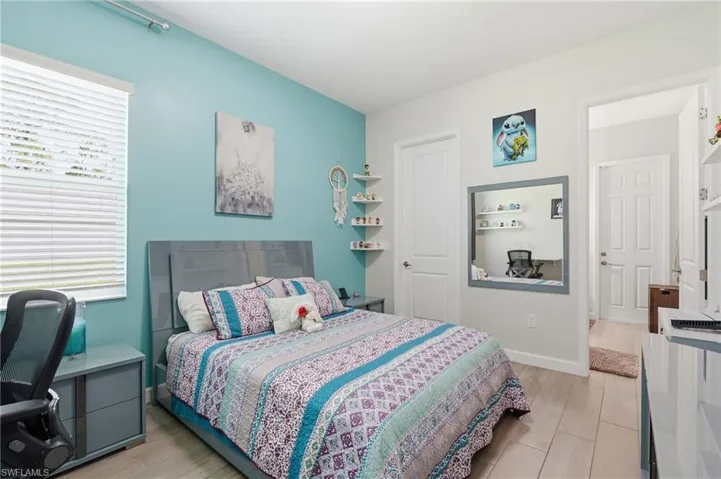 17040 Serengeti Cir, Alva, Florida 33920