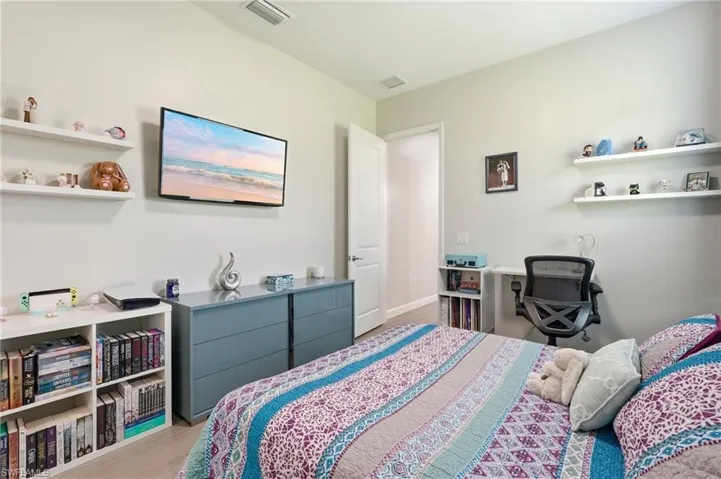 17040 Serengeti Cir, Alva, Florida 33920