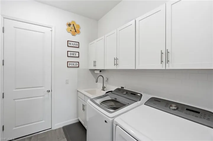 17040 Serengeti Cir, Alva, Florida 33920