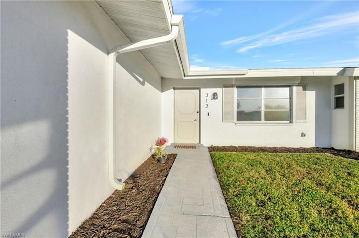 313  Inman  ST, Lehigh Acres, FL 33936