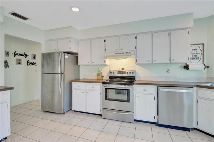 313  Inman  ST, Lehigh Acres, FL 33936