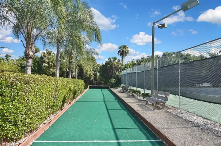 Surrounding community with a bocce ball area