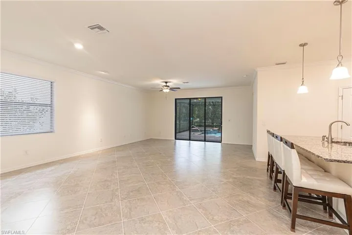 9423  Foxglove  LN, Naples, FL 34120