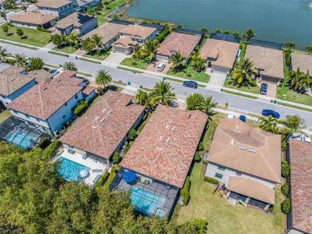9423  Foxglove  LN, Naples, FL 34120