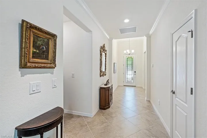 9423  Foxglove  LN, Naples, FL 34120