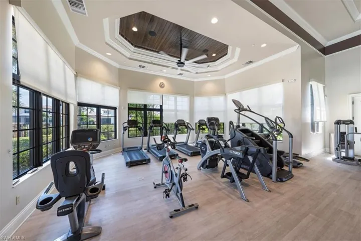 9423  Foxglove  LN, Naples, FL 34120
