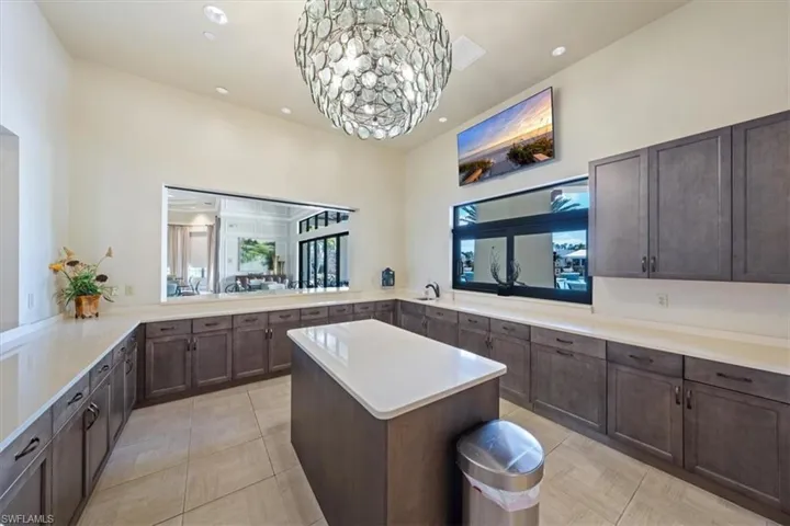 9423  Foxglove  LN, Naples, FL 34120