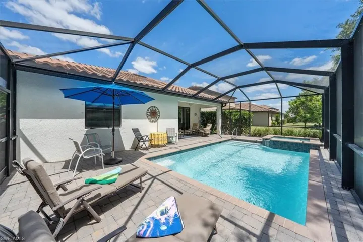 9423  Foxglove  LN, Naples, FL 34120