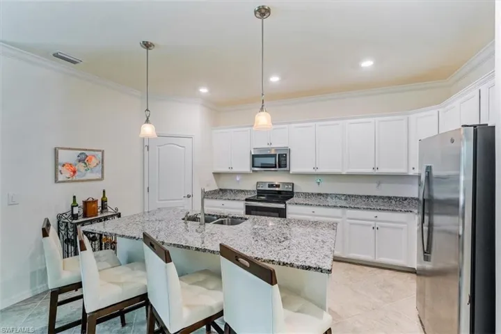 9423  Foxglove  LN, Naples, FL 34120