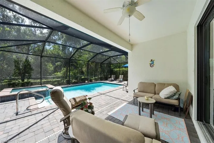 9423  Foxglove  LN, Naples, FL 34120