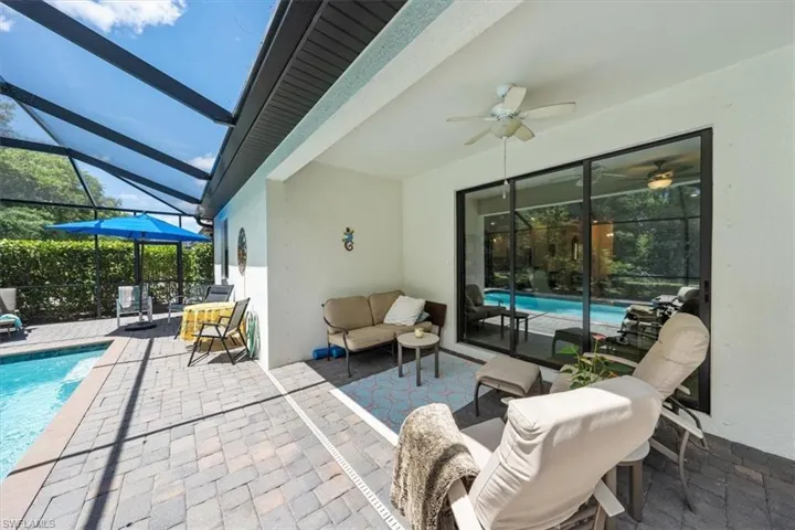 9423  Foxglove  LN, Naples, FL 34120
