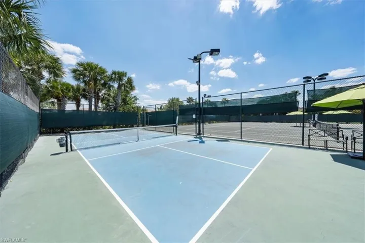 9423  Foxglove  LN, Naples, FL 34120