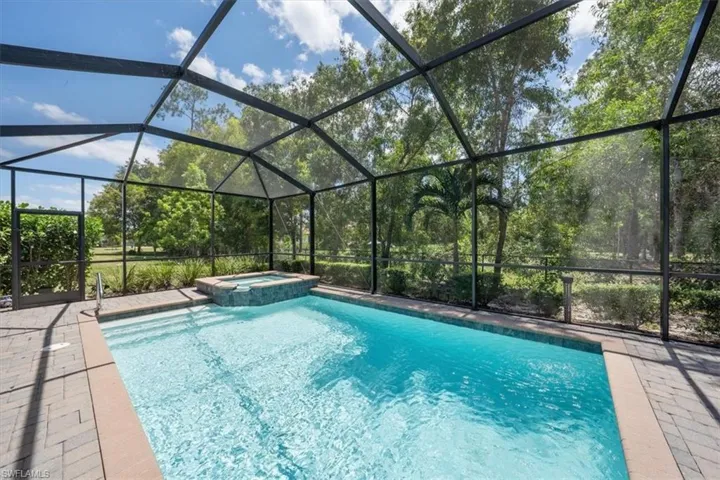 9423  Foxglove  LN, Naples, FL 34120