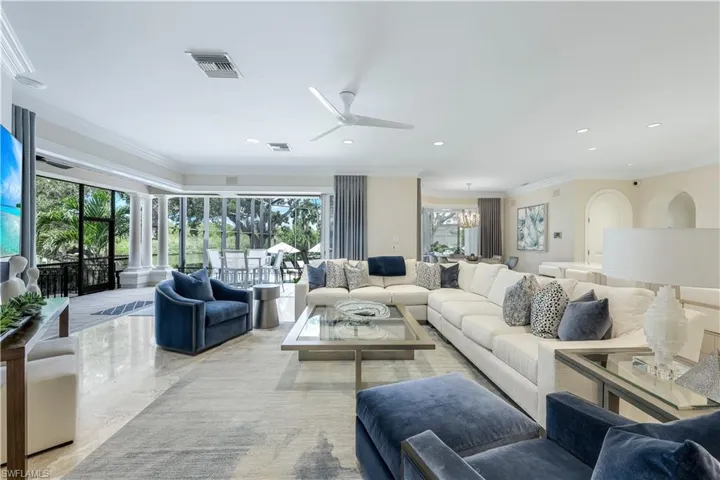 Elegant yet cozy, and oh so inviting!