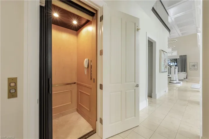 The elevator makes guest access to the second floor a breeze! Easily transport, suitcases, laundry, and groceries.