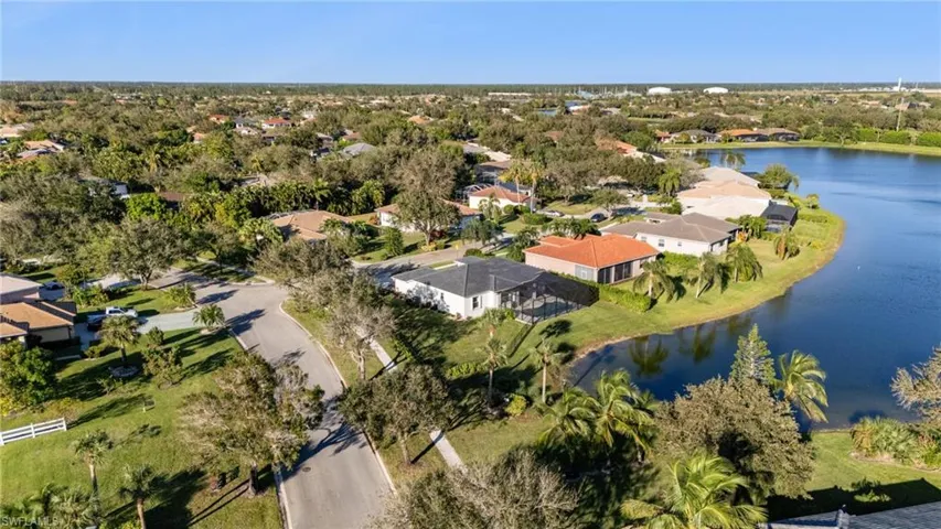 750  Waterloo  CT, Naples, FL 34120