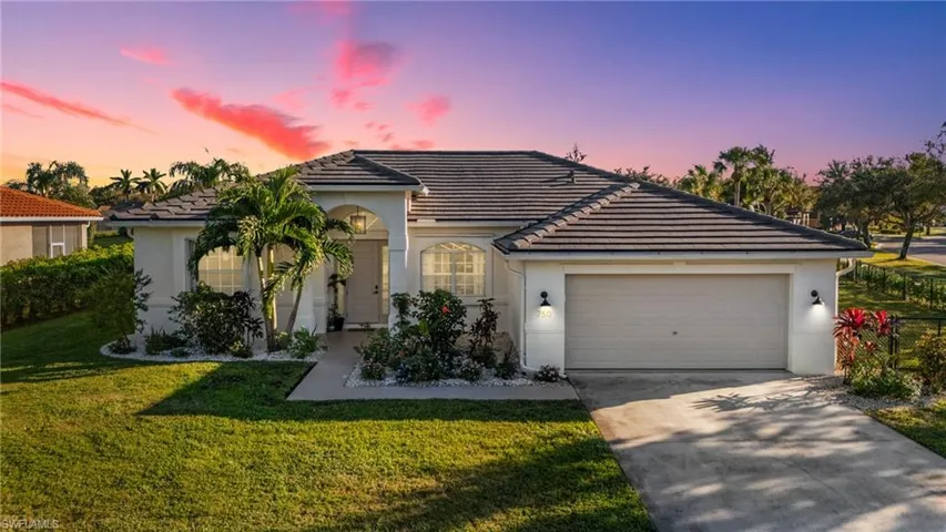 750  Waterloo  CT, Naples, FL 34120
